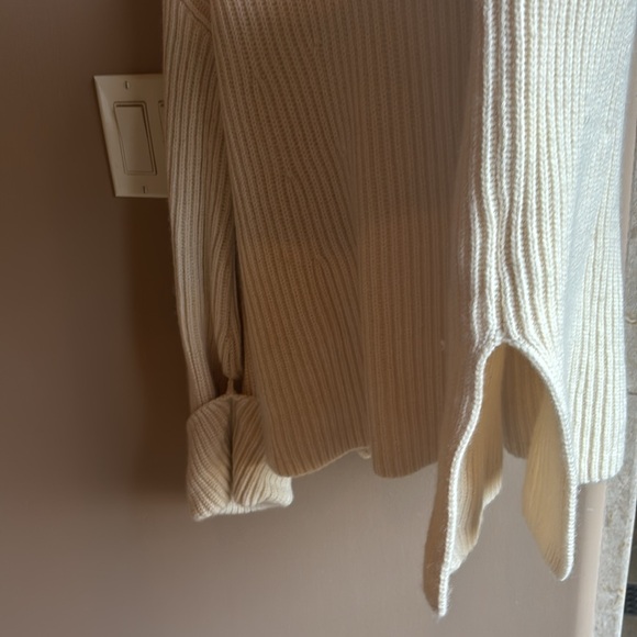 Banana Republic - Picture 4 of 4